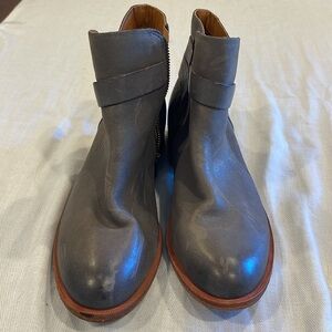 Kork-Ease Viki Gray Booties SZ 9.5